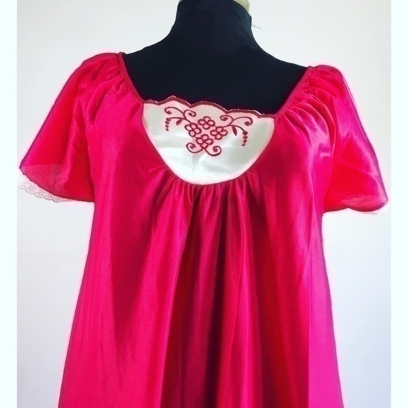 Vintage Miss Diva Hot Pink Maxi Nightgown - Picture 6 of 9